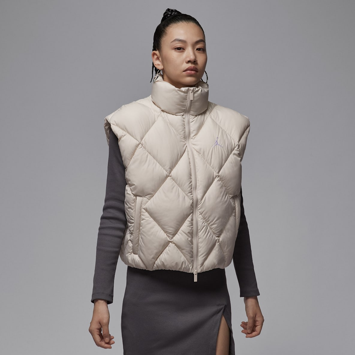 NIKE/ ウィメンズ キルテッド ベスト カーキ NIKE公式】ナイキ スポーツウェア ウィメンズ キルテッド ベスト